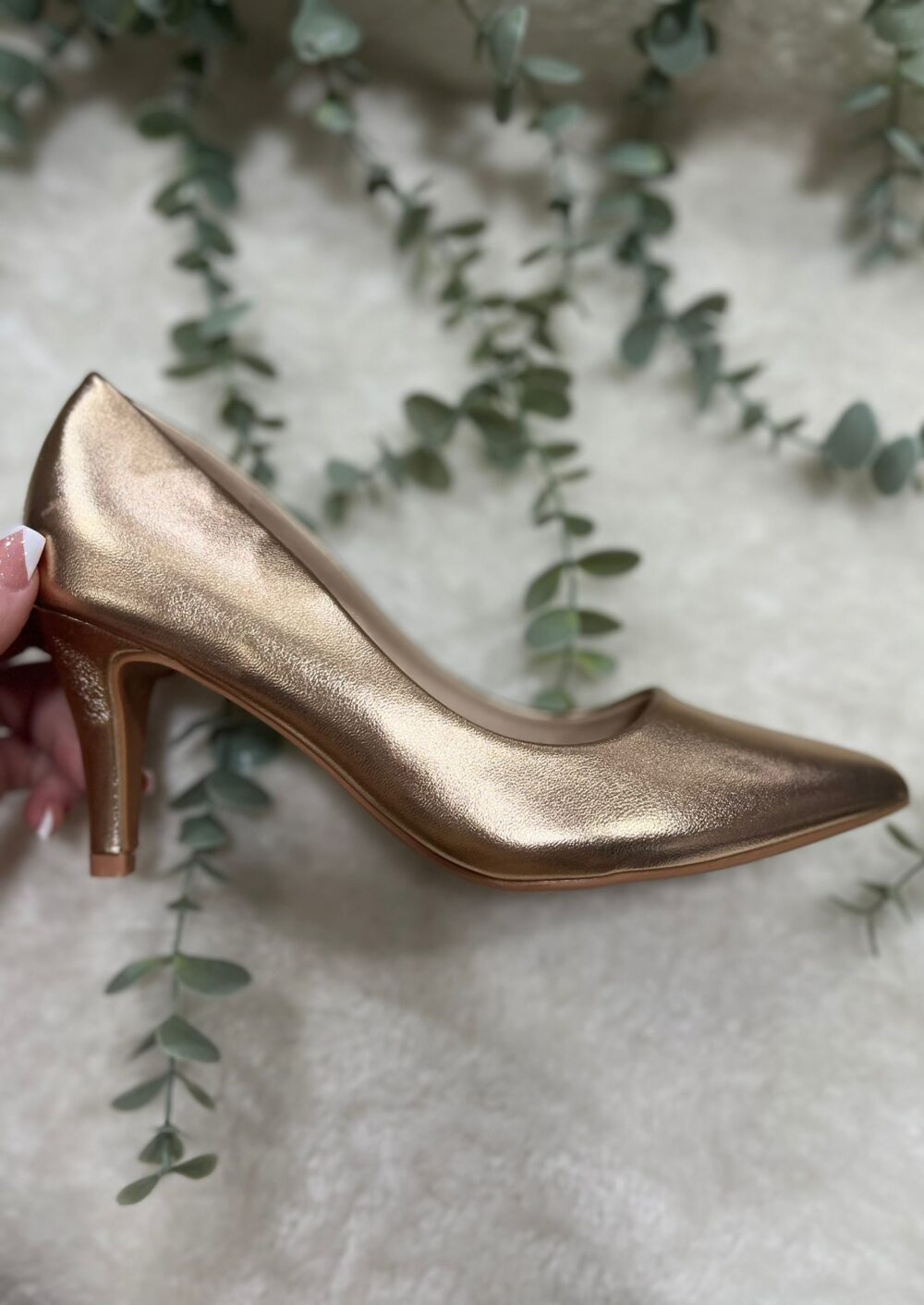 STILETTO CERRADO DE 7 CM Y MEDIO DE TACÓN CHAMPAN