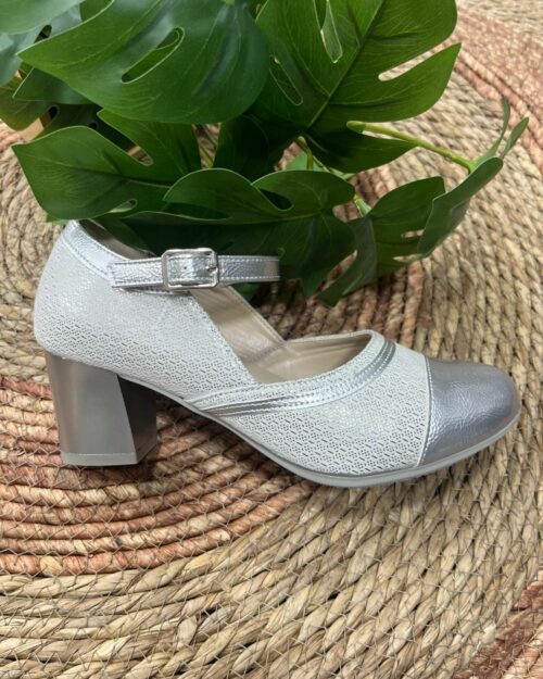 Calzado confortable con hebilla de 6cm de tacón plata