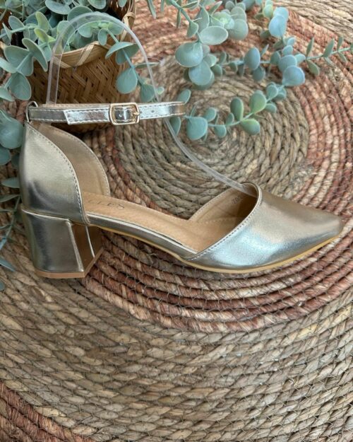 Stiletto cerrado talón cerrado de 5cm y medio de tacón antelina dorado - CARLA
