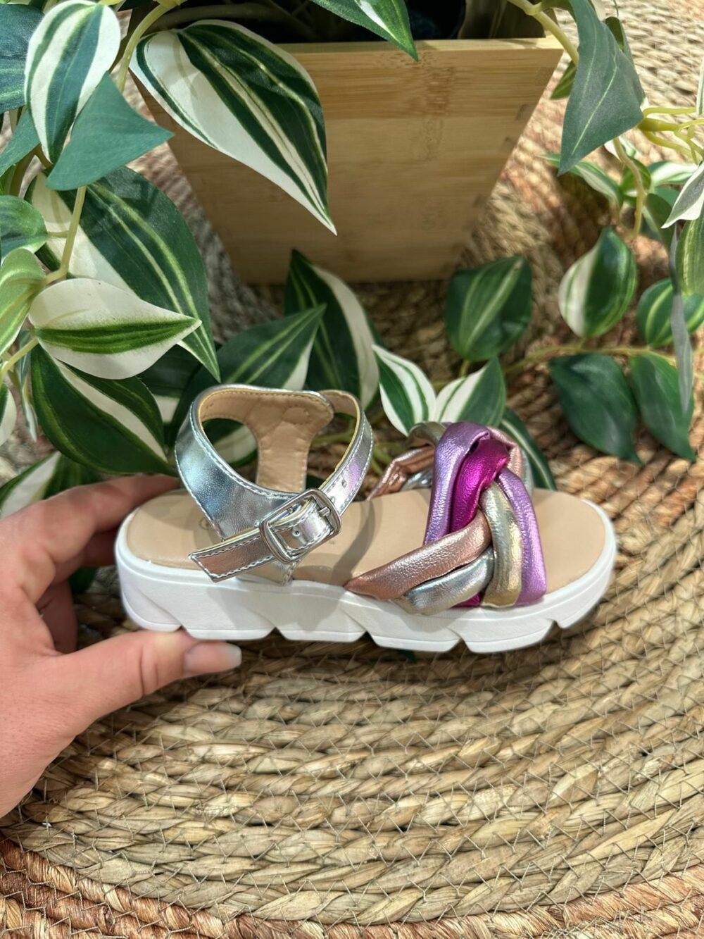 Sandalia tiras cruzadas de niña multicolor - ANABEL