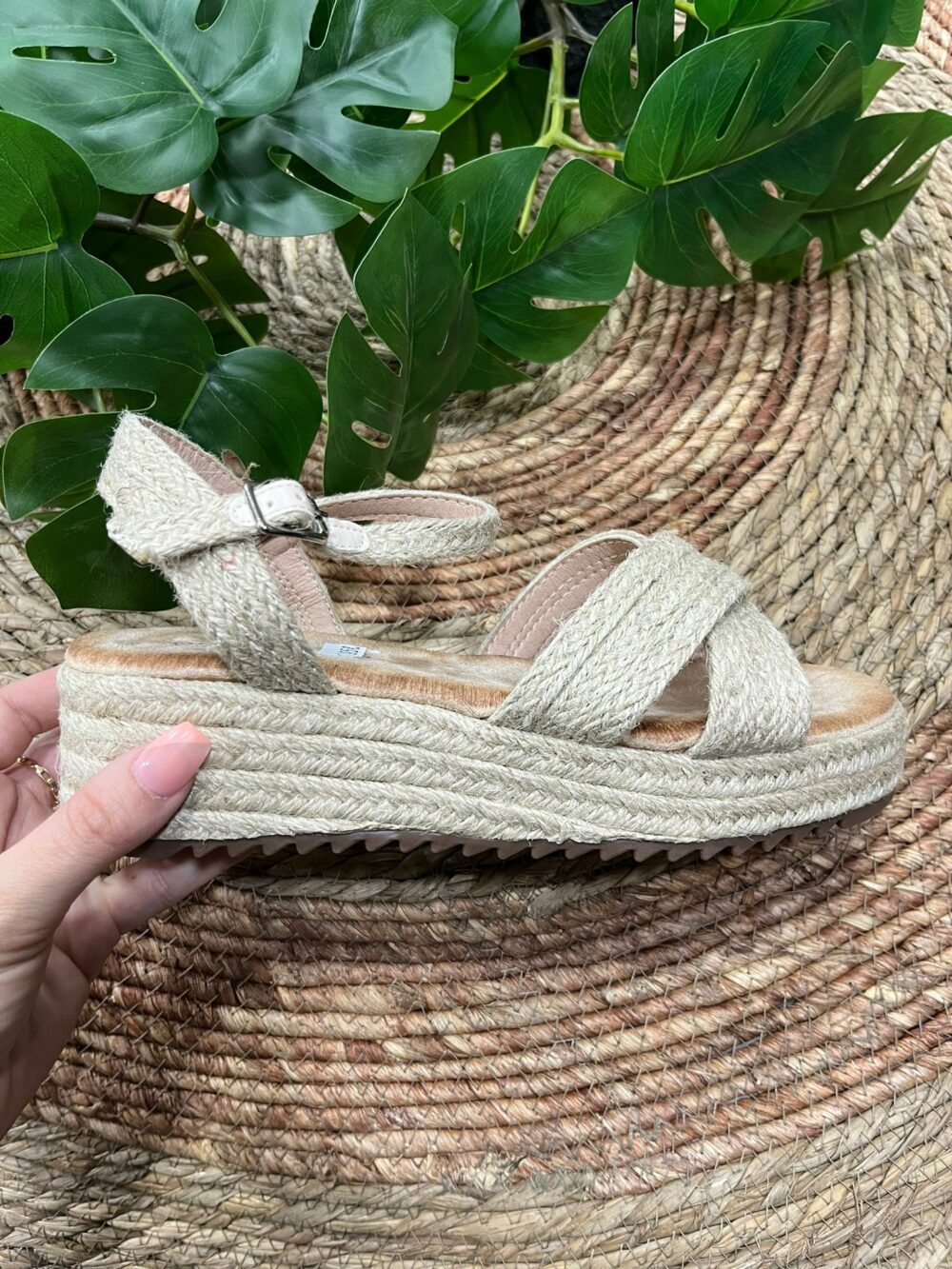Sandalia de esparto plana tiras cruzadas beige - CANTABRIA