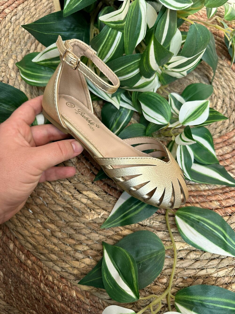 Sandalia niña puntera cerrada dorado - FILIPINAS