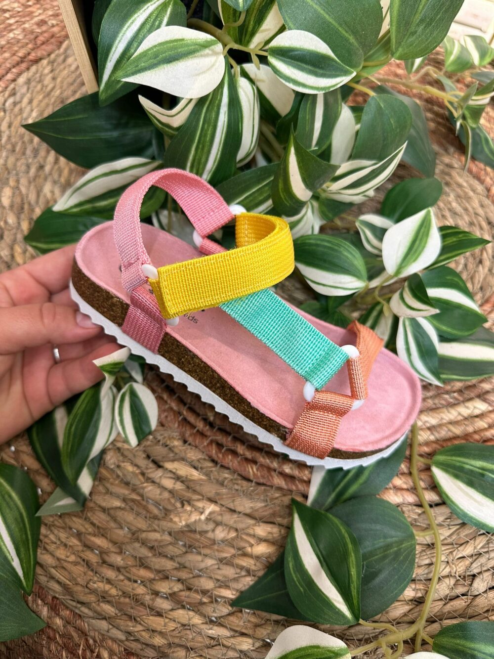 Sandalia deportiva niña multicolor
