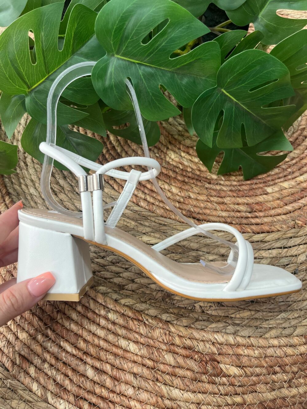 Tacón tira redonda de 6cm y medio de tacón blanco - PANAMÁ