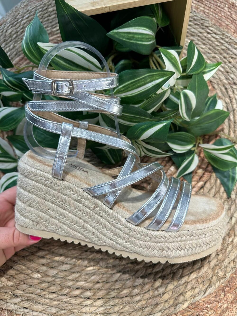 Sandalia de esparto con 8cm de cuña plata-TANA
