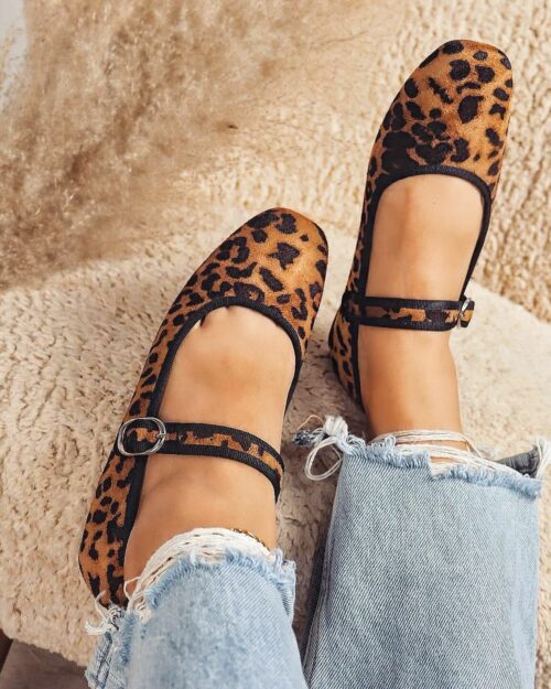 Manoletina básica con estampado de leopardo