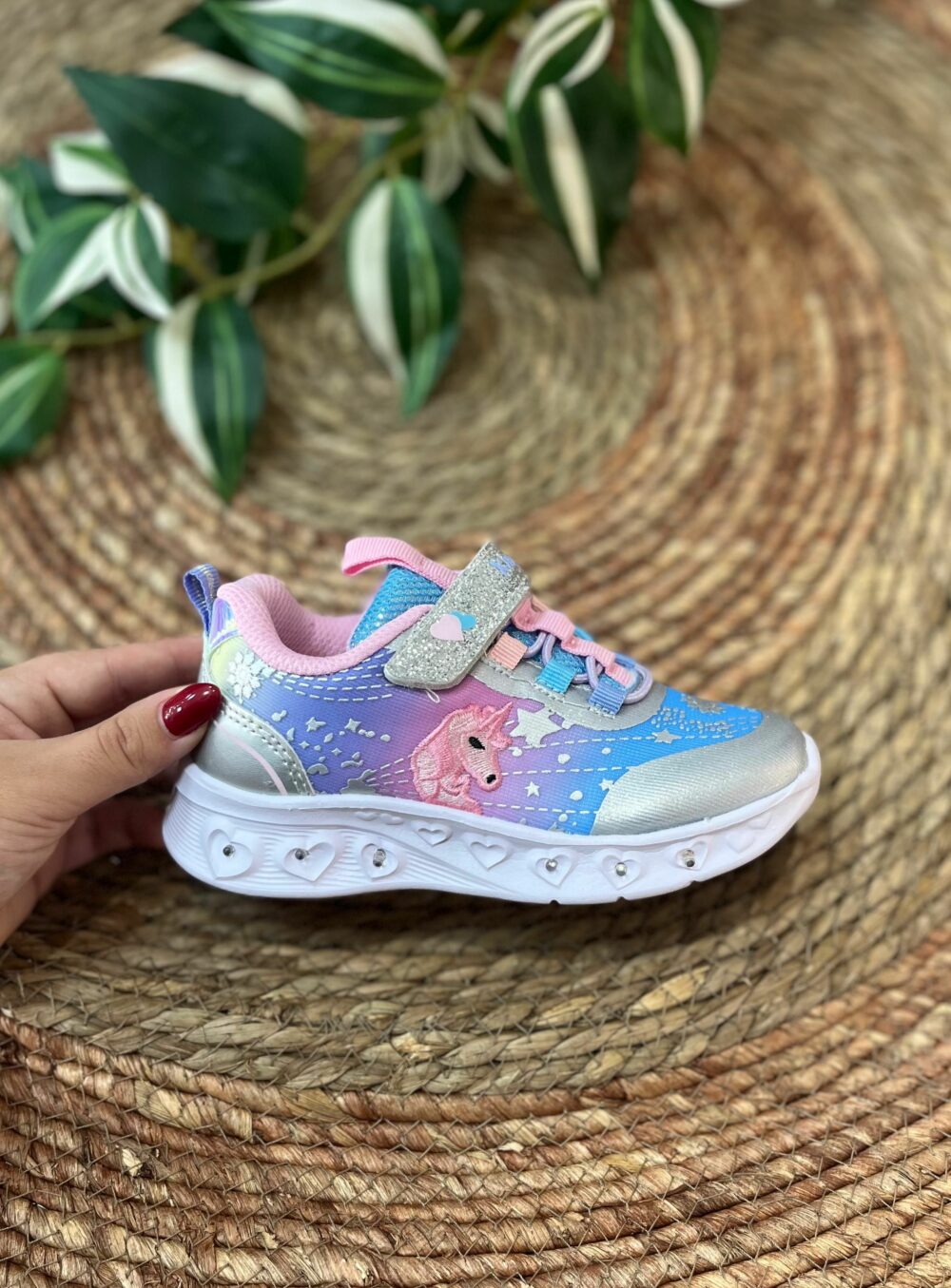 Deportiva azul unicornio con luces