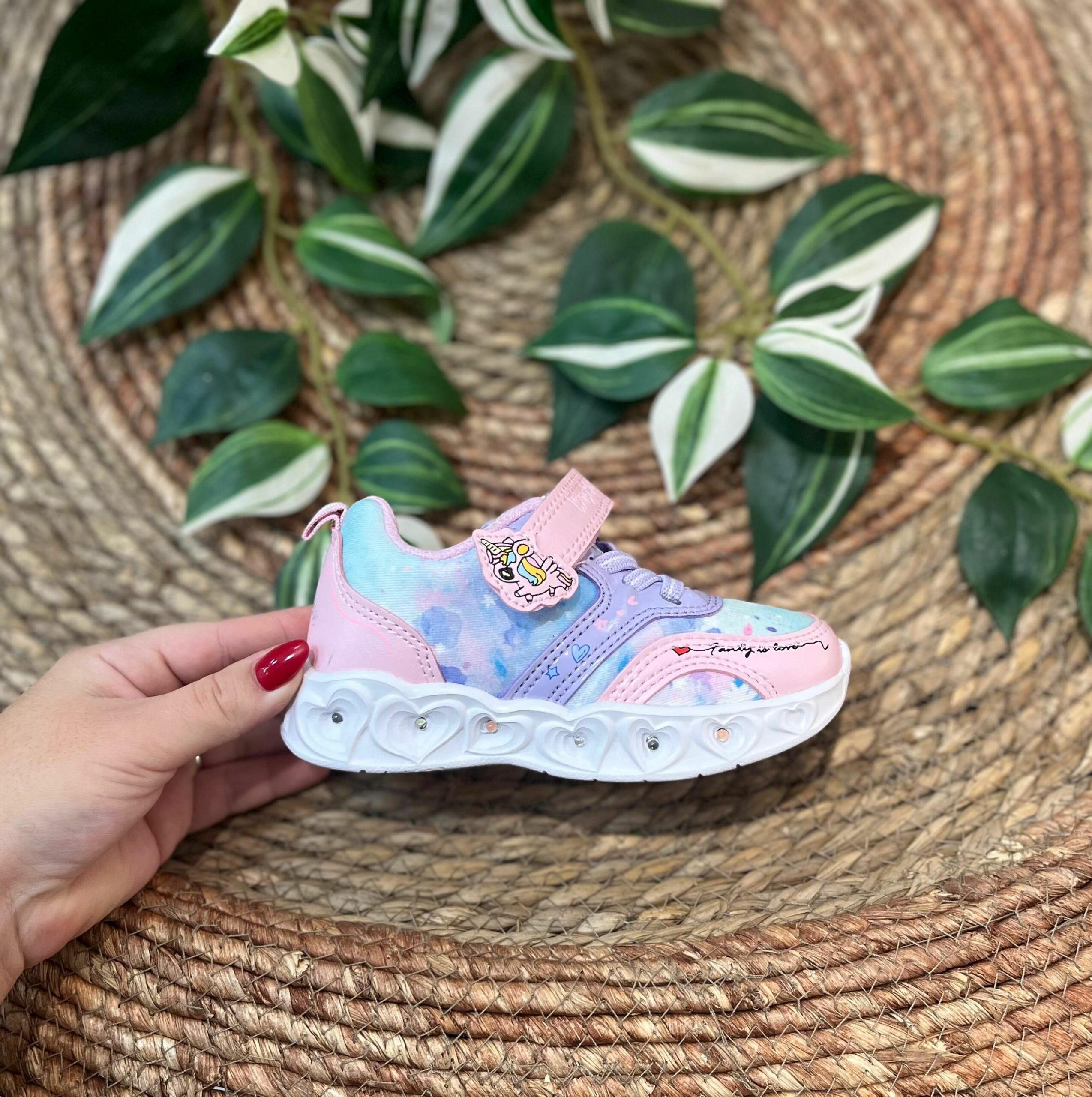 Deportiva de niña lila y rosa con unicornio y con luces