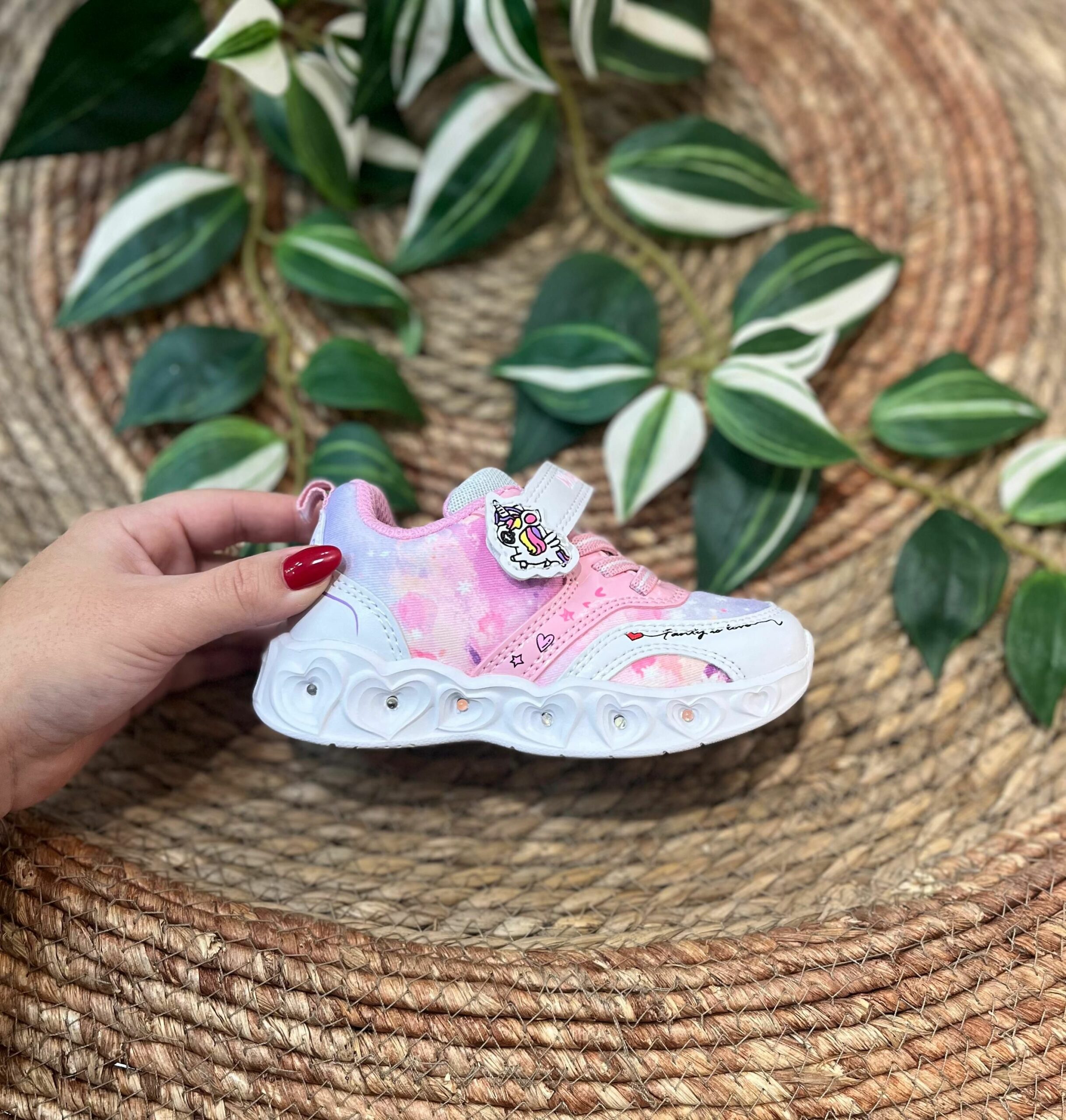 Deportiva de niña blanca y rosa con unicornio y con luces