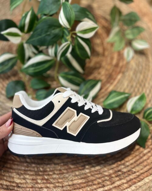 Deportiva de mujer negra y beige con N lateral- CARLOTA