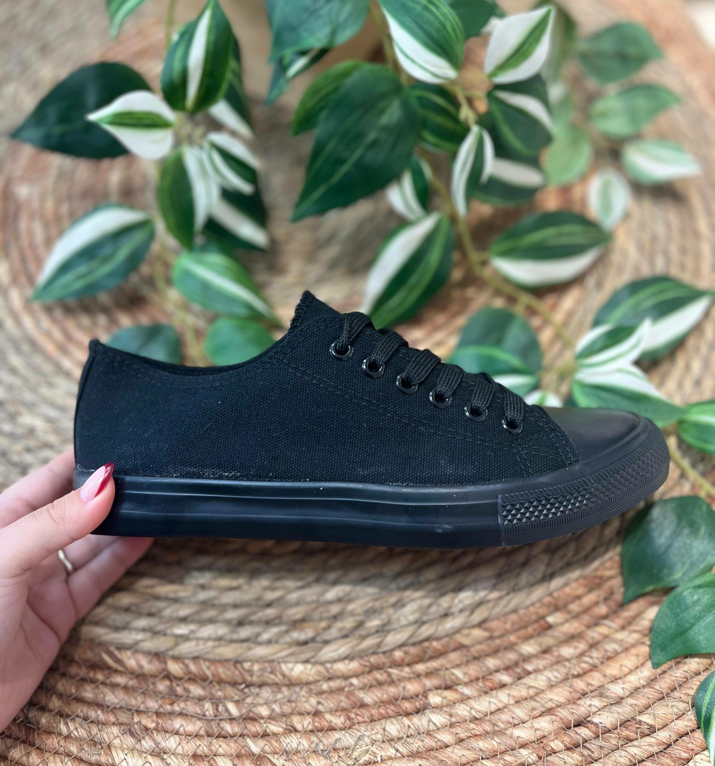 Deportiva de hombre lona negra- ALBERTO
