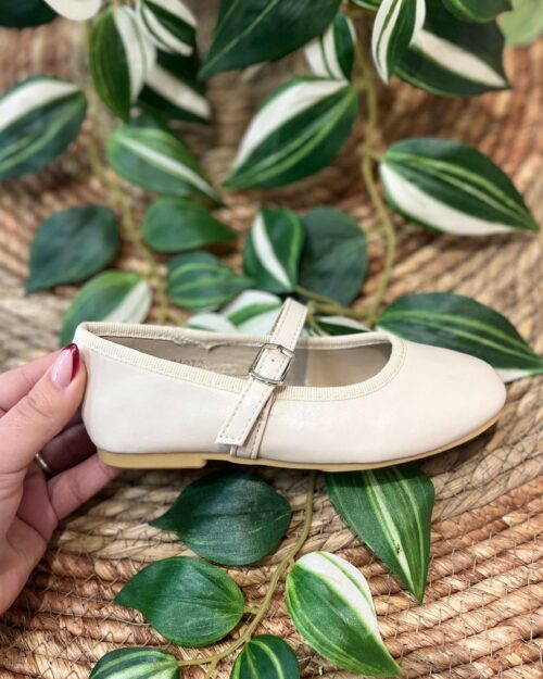 Manoletina niña polipiel beige con hebilla- EMINE