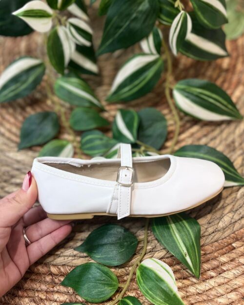 Manoletina niña polipiel blanca con hebilla- EMINE
