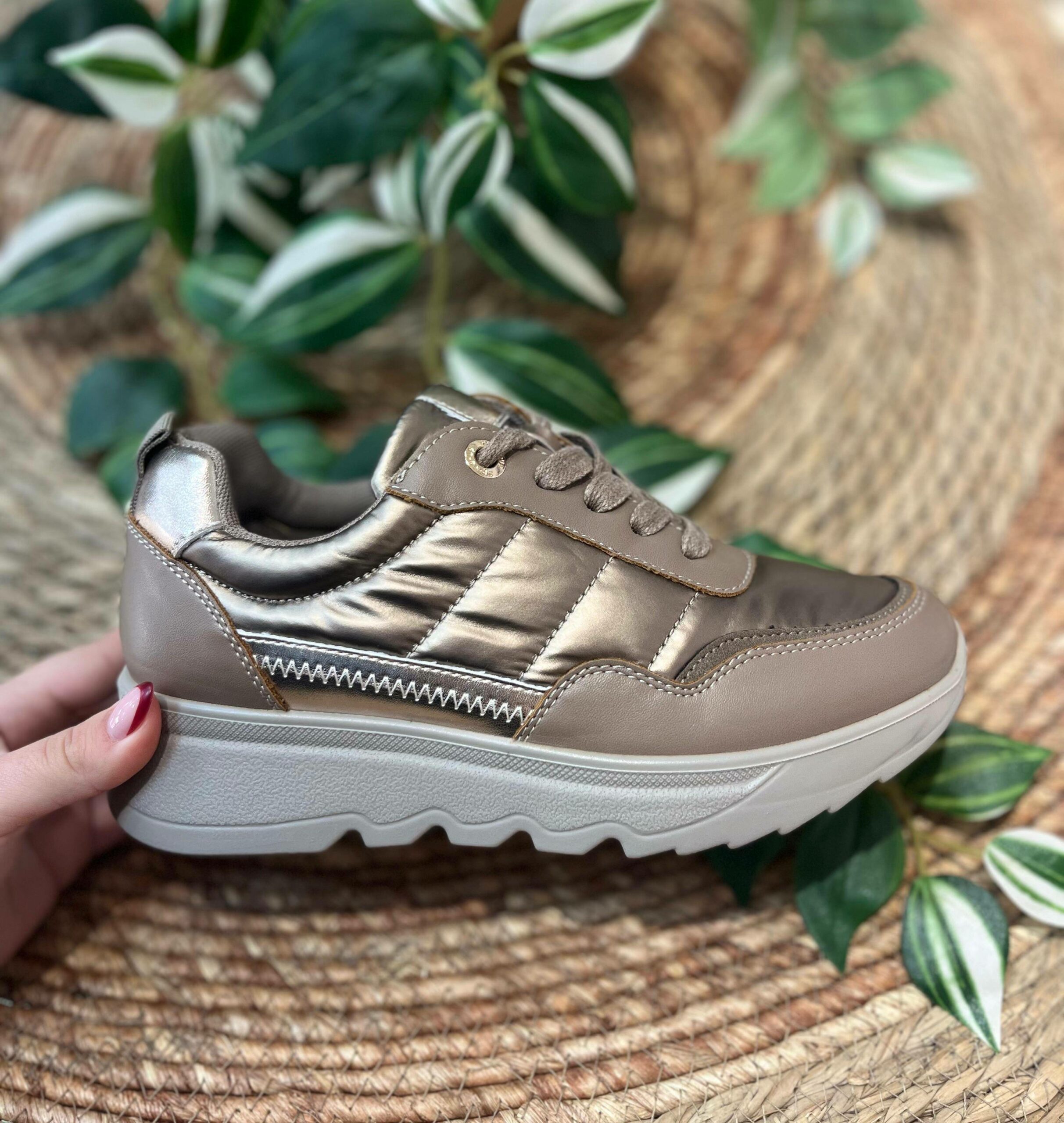 Deportiva de mujer khaki- LINA