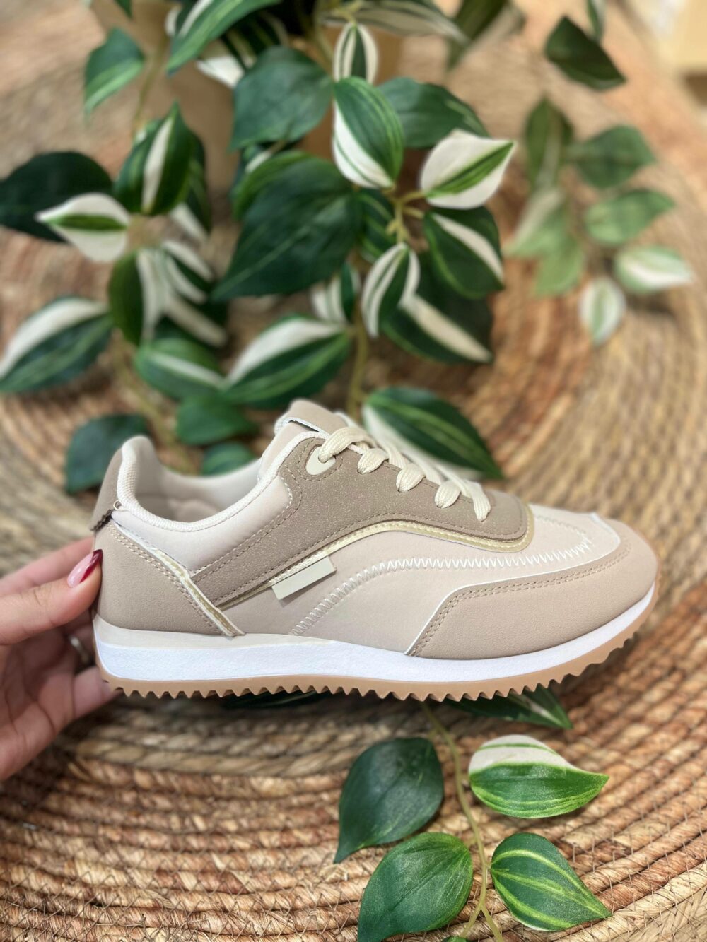 Deportiva de mujer beige y marrón- JIMENA