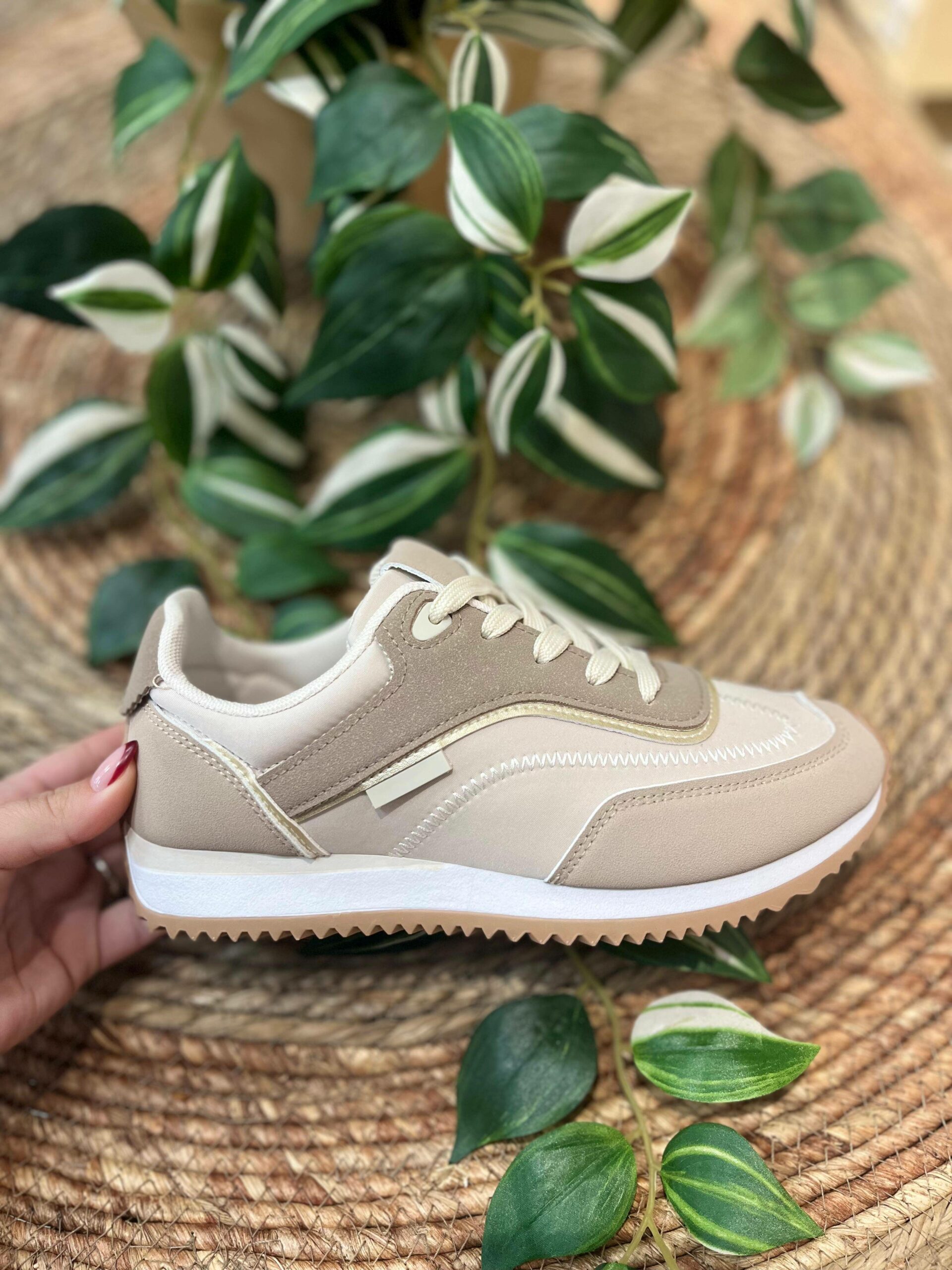 Deportiva de mujer beige y marrón- JIMENA